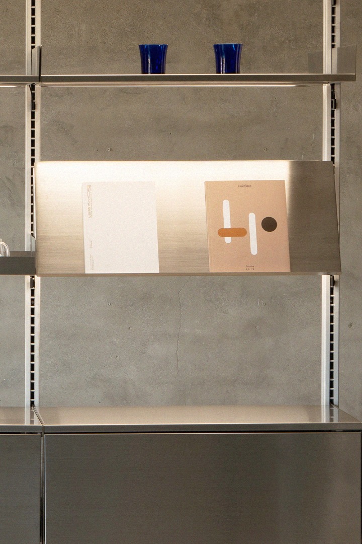 SYSTEM000 DISPLAY SHELF - STAINLESS STEEL